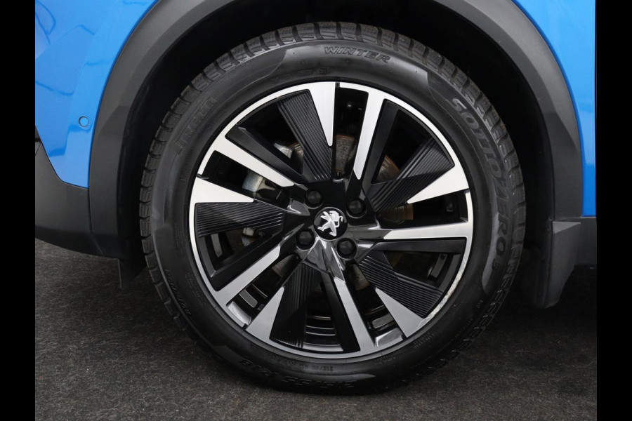 Peugeot e-2008 EV GT Pack 50 kWh | 3-Fase | Panoramadak | Stoelverwarming | Trekhaak | Adaptive cruise | Leder/Alcantara | Carplay | Keyless | Digital Cockpit | Navigatie | Full LED