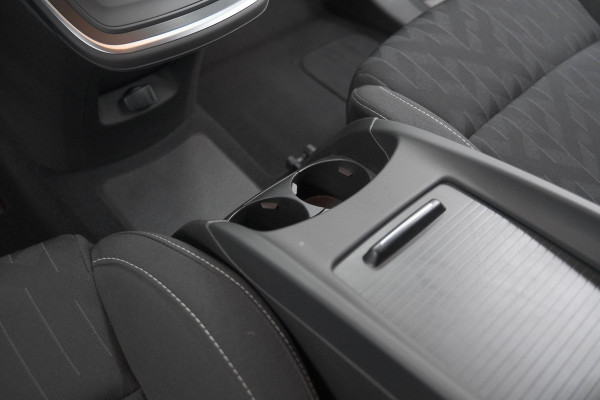 Renault Scénic TCe 140 EDC Limited | Camera | Stoelverwarming | Navigatie | Apple Carplay