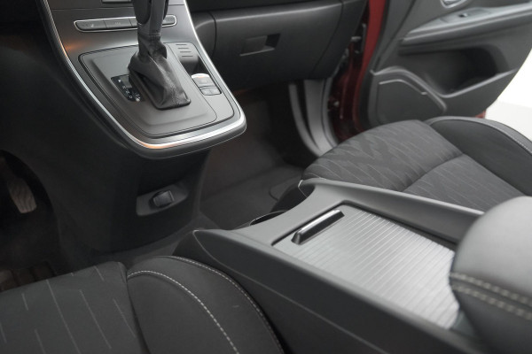 Renault Scénic TCe 140 EDC Limited | Camera | Stoelverwarming | Navigatie | Apple Carplay