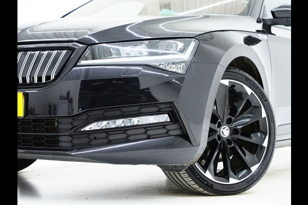 Škoda Superb Combi 1.4 TSI iV Sportline | Sportstoelen | Adaptive Cruise | Trekhaak | Keyless | Camera | Memory | Sfeerlicht