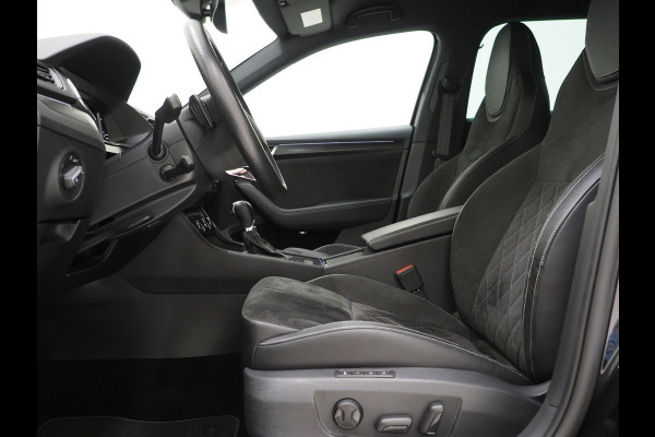 Škoda Superb Combi 1.4 TSI iV Sportline | Sportstoelen | Adaptive Cruise | Trekhaak | Keyless | Camera | Memory | Sfeerlicht