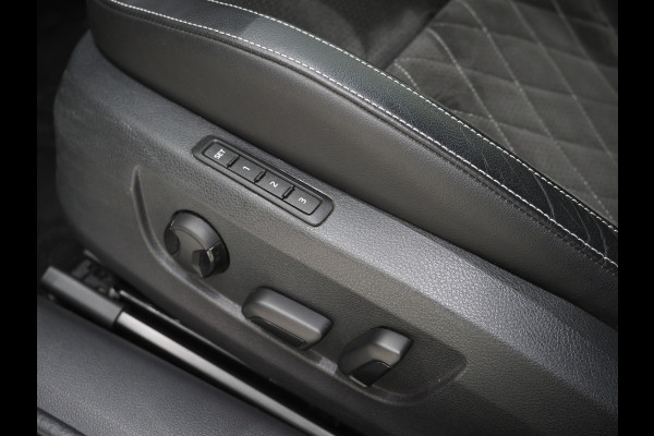 Škoda Superb Combi 1.4 TSI iV Sportline | Sportstoelen | Adaptive Cruise | Trekhaak | Keyless | Camera | Memory | Sfeerlicht