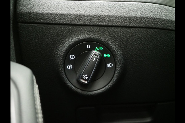 Škoda Superb Combi 1.4 TSI iV Sportline | Sportstoelen | Adaptive Cruise | Trekhaak | Keyless | Camera | Memory | Sfeerlicht