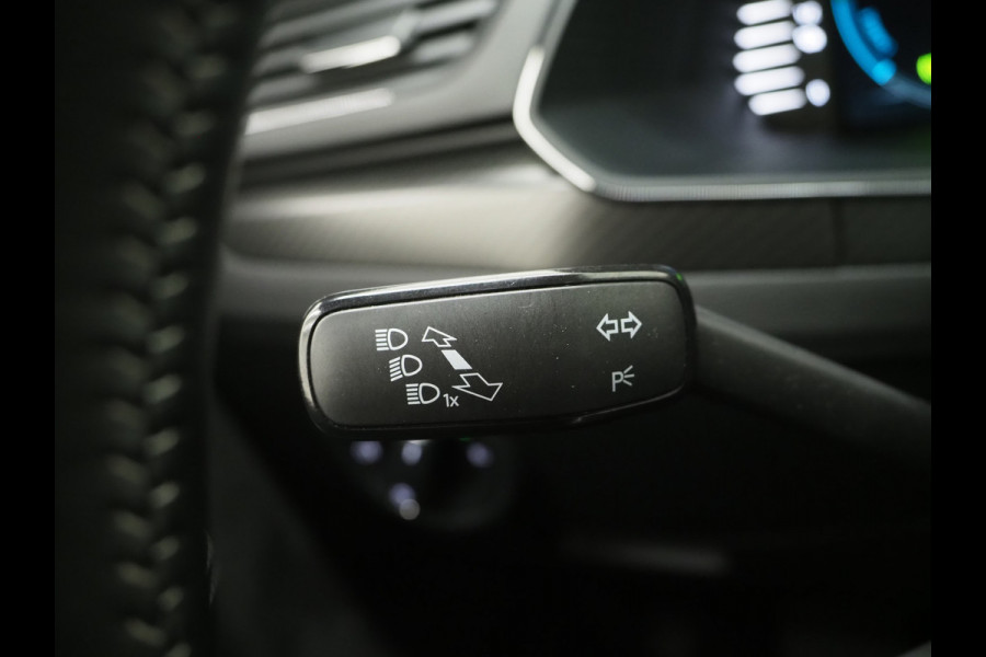 Škoda Superb Combi 1.4 TSI iV Sportline | Sportstoelen | Adaptive Cruise | Trekhaak | Keyless | Camera | Memory | Sfeerlicht