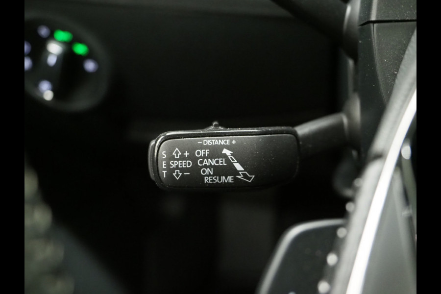 Škoda Superb Combi 1.4 TSI iV Sportline | Sportstoelen | Adaptive Cruise | Trekhaak | Keyless | Camera | Memory | Sfeerlicht