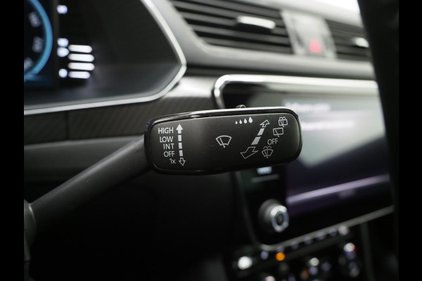 Škoda Superb Combi 1.4 TSI iV Sportline | Sportstoelen | Adaptive Cruise | Trekhaak | Keyless | Camera | Memory | Sfeerlicht