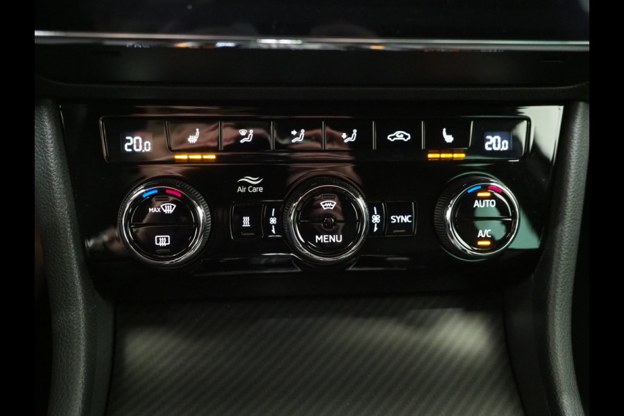 Škoda Superb Combi 1.4 TSI iV Sportline | Sportstoelen | Adaptive Cruise | Trekhaak | Keyless | Camera | Memory | Sfeerlicht