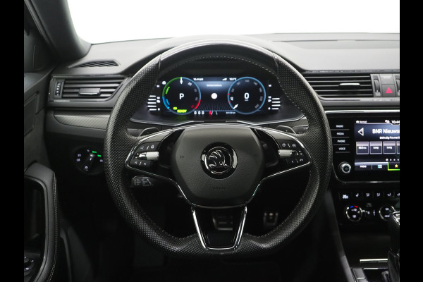 Škoda Superb Combi 1.4 TSI iV Sportline | Sportstoelen | Adaptive Cruise | Trekhaak | Keyless | Camera | Memory | Sfeerlicht
