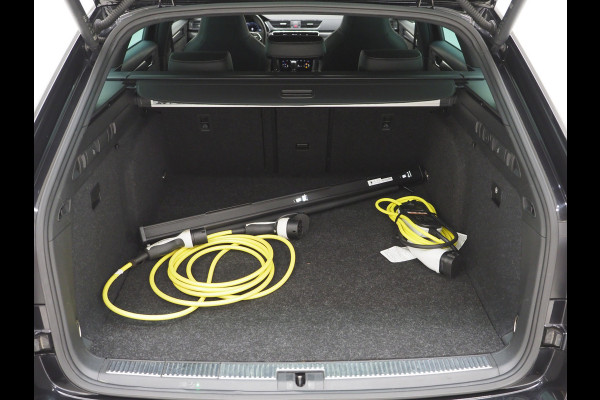 Škoda Superb Combi 1.4 TSI iV Sportline | Sportstoelen | Adaptive Cruise | Trekhaak | Keyless | Camera | Memory | Sfeerlicht