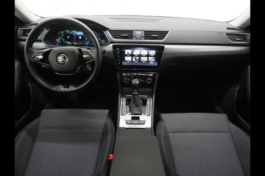 Škoda Superb Combi 1.4 TSI iV 218PK Style | Panoramadak | Adaptive Cruise | Camera | Memory | Virtual | DAB | Carplay