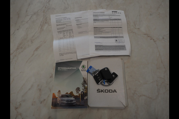 Škoda Superb Combi 1.4 TSI iV 218PK Style | Panoramadak | Adaptive Cruise | Camera | Memory | Virtual | DAB | Carplay