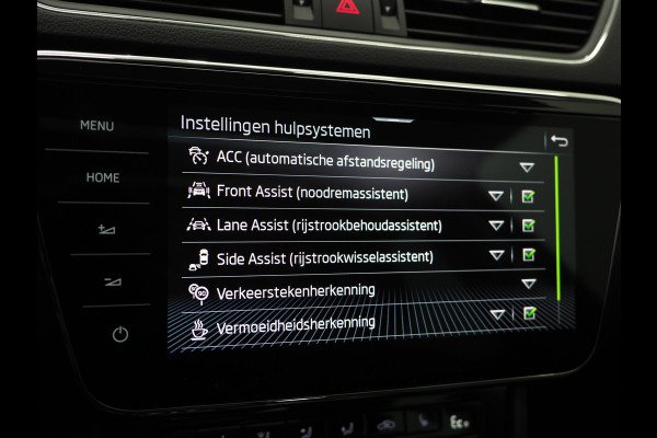 Škoda Superb Combi 1.4 TSI iV 218PK Style | Panoramadak | Adaptive Cruise | Camera | Memory | Virtual | DAB | Carplay