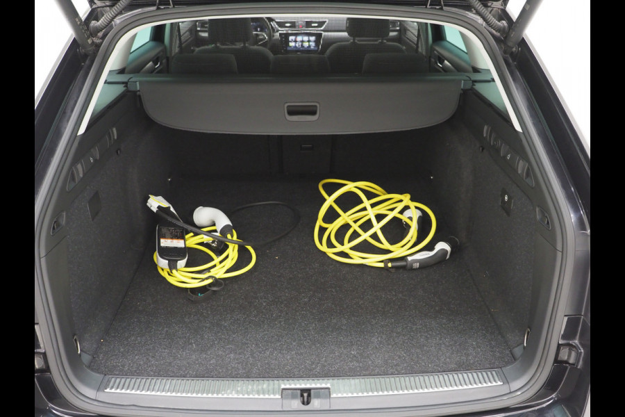 Škoda Superb Combi 1.4 TSI iV 218PK Style | Panoramadak | Adaptive Cruise | Camera | Memory | Virtual | DAB | Carplay
