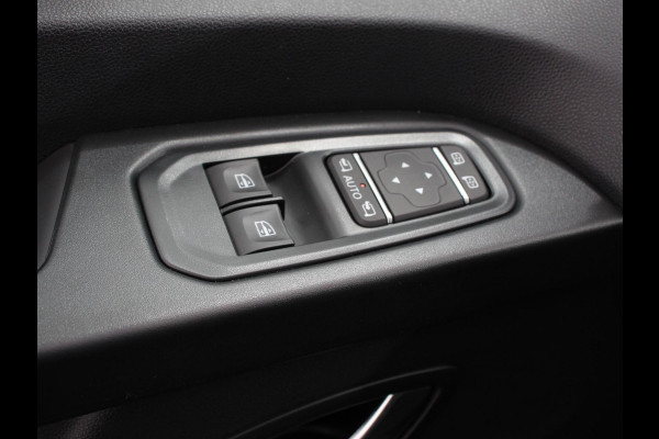 Renault Trafic 2.0 Blue dC1 150 EDC T29 L2H1 Extra Dubbele Cabine | Navigatie | Airco | Lichtmetalen velgen | Betimmering | Trekhaak | Camera | Parkeer sensoren | Dab