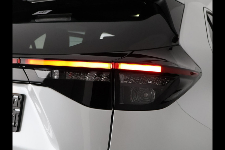 Toyota Yaris Cross 1.5 Hybrid 130 Dynamic | Stuur- & Stoelverwarming | Apple Carplay & AndroidAUTO | Navigatie