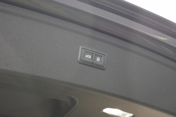 Audi Q5 50 TFSI e Quattro 300 PK S-Line Edition Competition, Panoramadak, RS-Leder, Adap. Cruise Control, 360 Camera, Memory, Winterpakk