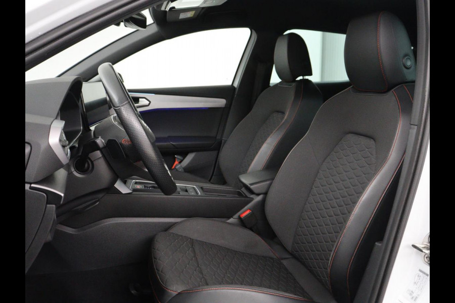 Seat Leon 1.4 TSI eHybrid PHEV FR | Trekhaak | Adaptive cruise | Carplay | Sfeerverlichting | Navigatie | Side Assist | Parkeerhulp | Full LED | Bluetooth | PHEV | Plug In