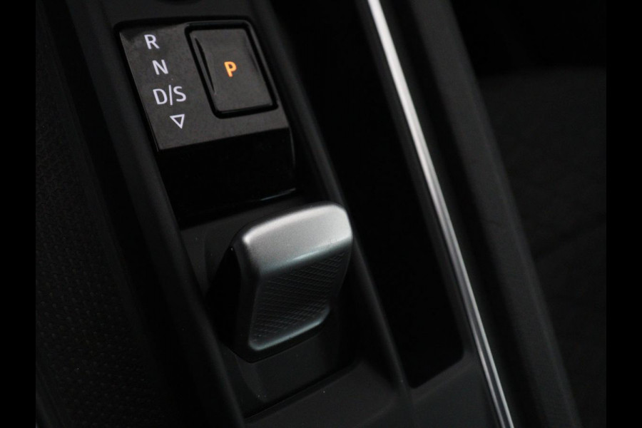 Seat Leon 1.4 TSI eHybrid PHEV FR | Trekhaak | Adaptive cruise | Carplay | Sfeerverlichting | Navigatie | Side Assist | Parkeerhulp | Full LED | Bluetooth | PHEV | Plug In