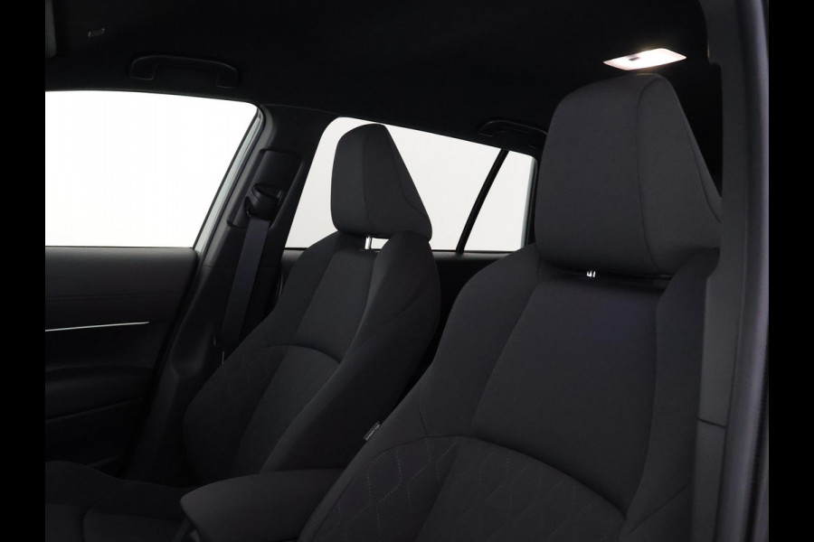 Toyota Corolla Cross Hybrid 140 Dynamic | Stuur-/ & Stoelverwarming | Parkeersensoren | Dodehoek detectie | Elektrische kofferbak