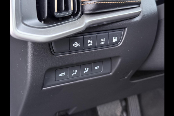 Mazda CX-80 2.5 e-SkyActiv PHEV Homura Plus 6p. 7 PERSOONS| ELEK. ACHTERKLEP | PANO| HEAD-UP | DODE HOEK| ADAPTIVE. CRUISE | ACHTERBANK VERWARMD |BOSE | SUPER COMPLEET!