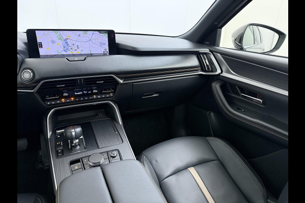 Mazda CX-80 2.5 e-SkyActiv PHEV Homura Plus 6p. 7 PERSOONS| ELEK. ACHTERKLEP | PANO| HEAD-UP | DODE HOEK| ADAPTIVE. CRUISE | ACHTERBANK VERWARMD |BOSE | SUPER COMPLEET!