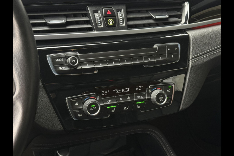 BMW X1 sDrive20i VDL Nedcar Edition | PANORAMA | 19 INCH LM VELGEN | SPORTSTOELEN | ADAPT. CRUISE | SPORTSTOELEN | CAMERA |