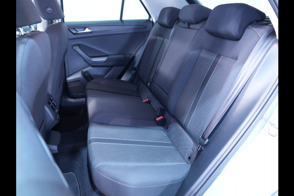 Volkswagen T-Roc 1.5 TSI 150pk DSG Life 75 Edition Navigatie via App Camera PDC Trekhaak Android 169