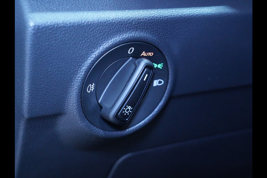 Volkswagen T-Roc 1.5 TSI 150pk DSG Life 75 Edition Navigatie via App Camera PDC Trekhaak Android 169