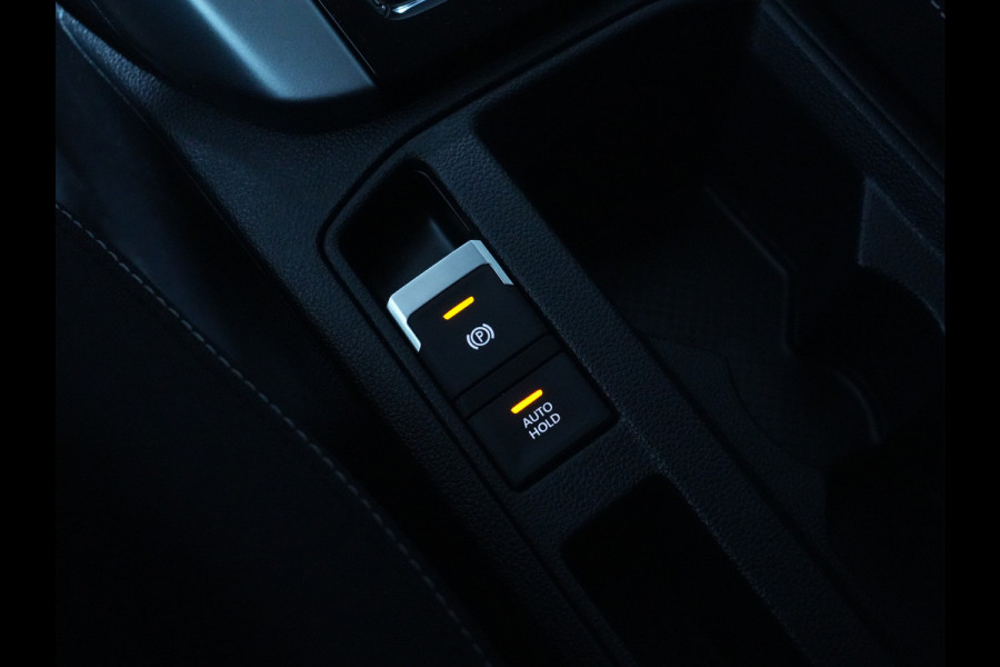 Volkswagen T-Roc 1.5 TSI 150pk DSG Life 75 Edition Navigatie via App Camera PDC Trekhaak Android 169