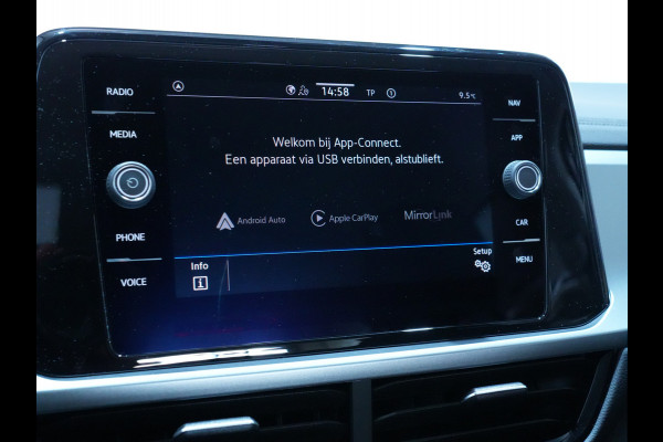 Volkswagen T-Roc 1.5 TSI 150pk DSG Life 75 Edition Navigatie via App Camera PDC Trekhaak Android 169