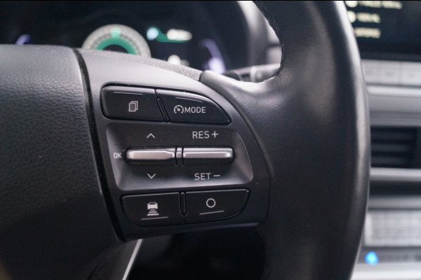 Hyundai Kona EV Premium 64kWh -LEER-ECC-NAVI-CAM-PDC-