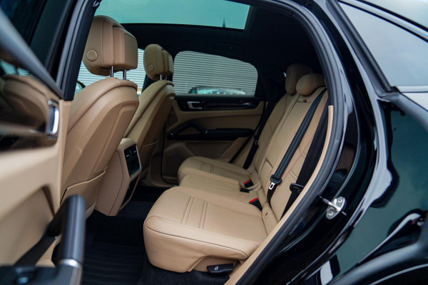 Porsche Cayenne Coupé 3.0 E-Hybrid Platinum Edition | Sport Design | Massage | Adaptieve cruise | Dealer onderhouden | 22 inch |