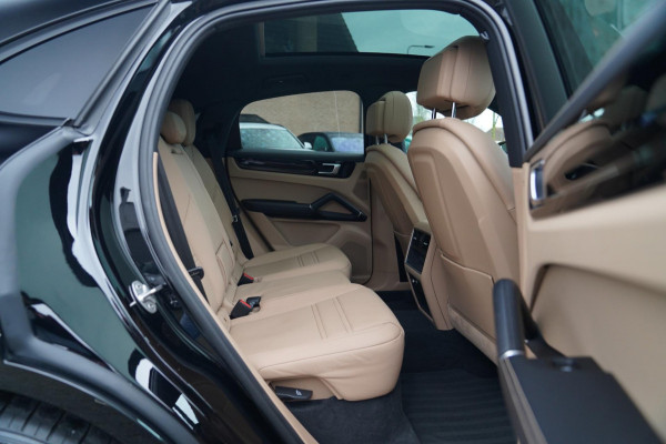 Porsche Cayenne Coupé 3.0 E-Hybrid Platinum Edition | Sport Design | Massage | Adaptieve cruise | Dealer onderhouden | 22 inch |