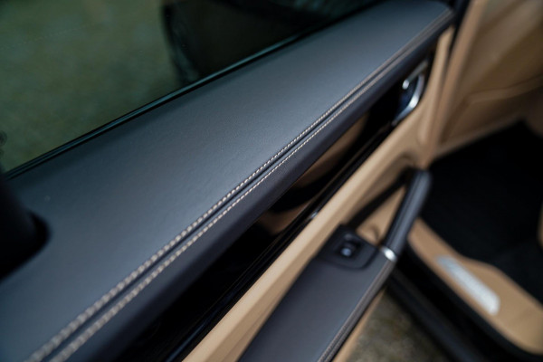 Porsche Cayenne Coupé 3.0 E-Hybrid Platinum Edition | Sport Design | Massage | Adaptieve cruise | Dealer onderhouden | 22 inch |