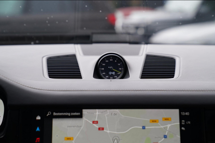 Porsche Cayenne Coupé 3.0 E-Hybrid Platinum Edition | Sport Design | Massage | Adaptieve cruise | Dealer onderhouden | 22 inch |