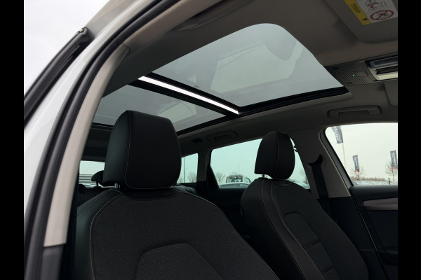 Seat Leon Sportstourer 1.5 eTSI Xcellence M-Hybrid | LED | Panorama | Elek. Trekhaak | Carplay | Navi | Sfeerverl. | Camera