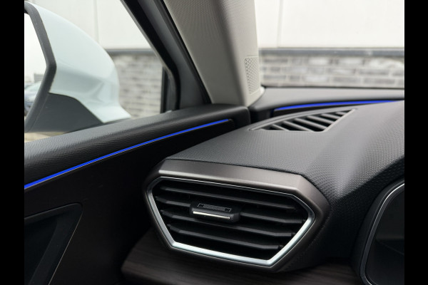 Seat Leon Sportstourer 1.5 eTSI Xcellence M-Hybrid | LED | Panorama | Elek. Trekhaak | Carplay | Navi | Sfeerverl. | Camera