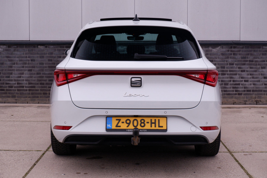 Seat Leon Sportstourer 1.5 eTSI Xcellence M-Hybrid | LED | Panorama | Elek. Trekhaak | Carplay | Navi | Sfeerverl. | Camera