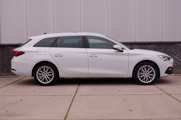 Seat Leon Sportstourer 1.5 eTSI Xcellence M-Hybrid | LED | Panorama | Elek. Trekhaak | Carplay | Navi | Sfeerverl. | Camera
