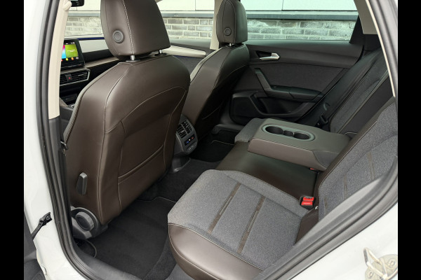 Seat Leon Sportstourer 1.5 eTSI Xcellence M-Hybrid | LED | Panorama | Elek. Trekhaak | Carplay | Navi | Sfeerverl. | Camera