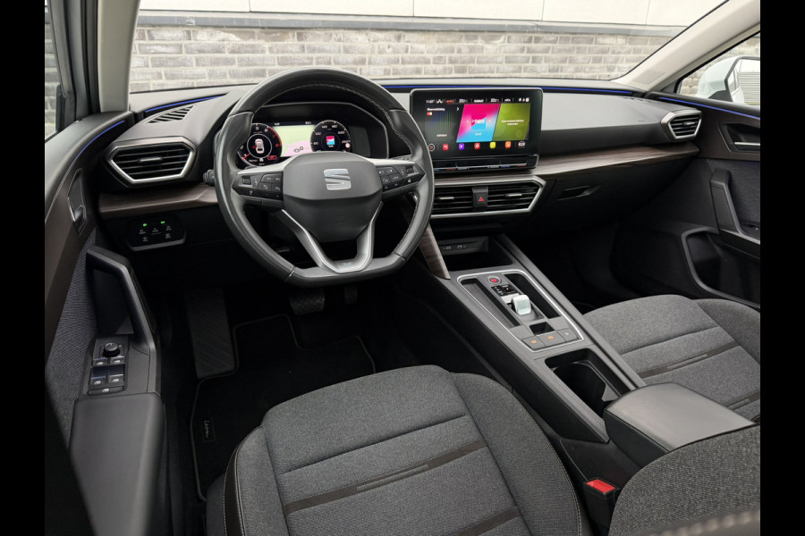 Seat Leon Sportstourer 1.5 eTSI Xcellence M-Hybrid | LED | Panorama | Elek. Trekhaak | Carplay | Navi | Sfeerverl. | Camera