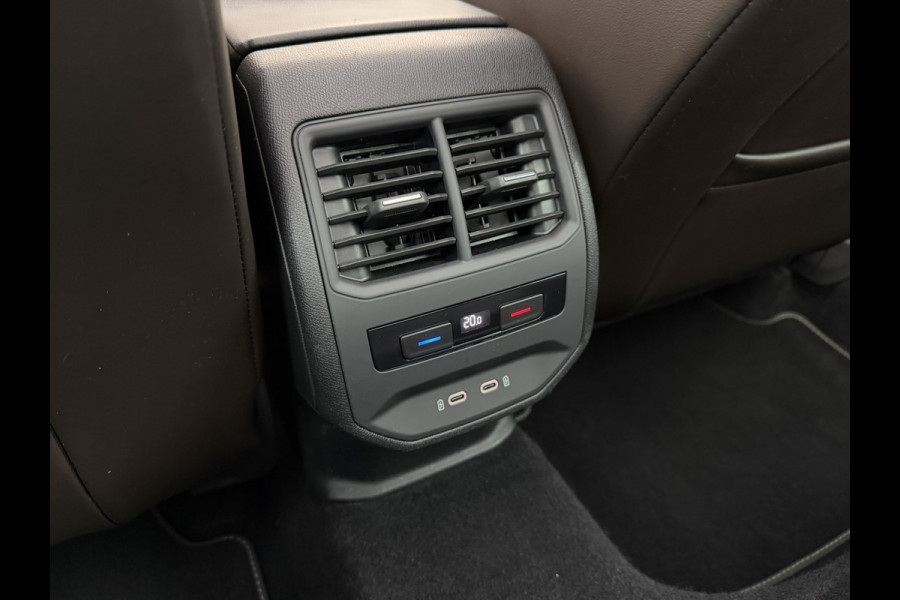 Seat Leon Sportstourer 1.5 eTSI Xcellence M-Hybrid | LED | Panorama | Elek. Trekhaak | Carplay | Navi | Sfeerverl. | Camera