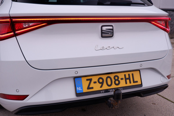 Seat Leon Sportstourer 1.5 eTSI Xcellence M-Hybrid | LED | Panorama | Elek. Trekhaak | Carplay | Navi | Sfeerverl. | Camera