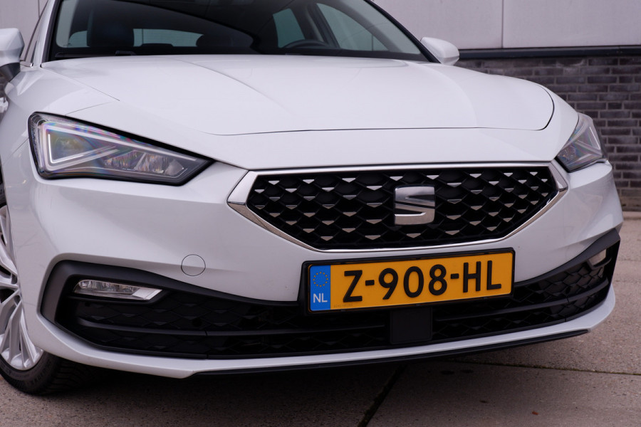 Seat Leon Sportstourer 1.5 eTSI Xcellence M-Hybrid | LED | Panorama | Elek. Trekhaak | Carplay | Navi | Sfeerverl. | Camera