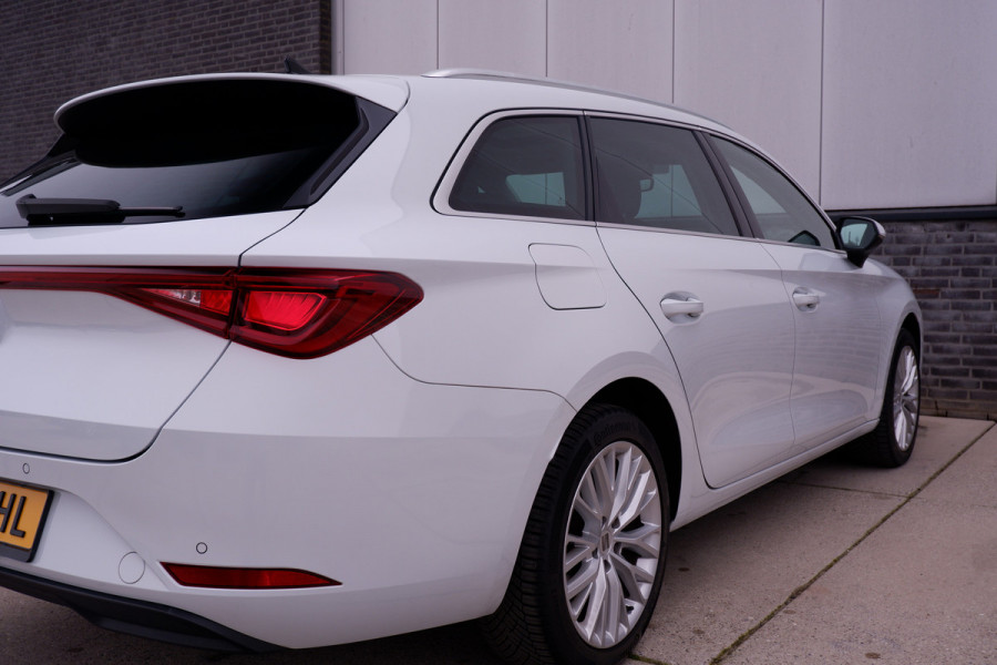 Seat Leon Sportstourer 1.5 eTSI Xcellence M-Hybrid | LED | Panorama | Elek. Trekhaak | Carplay | Navi | Sfeerverl. | Camera