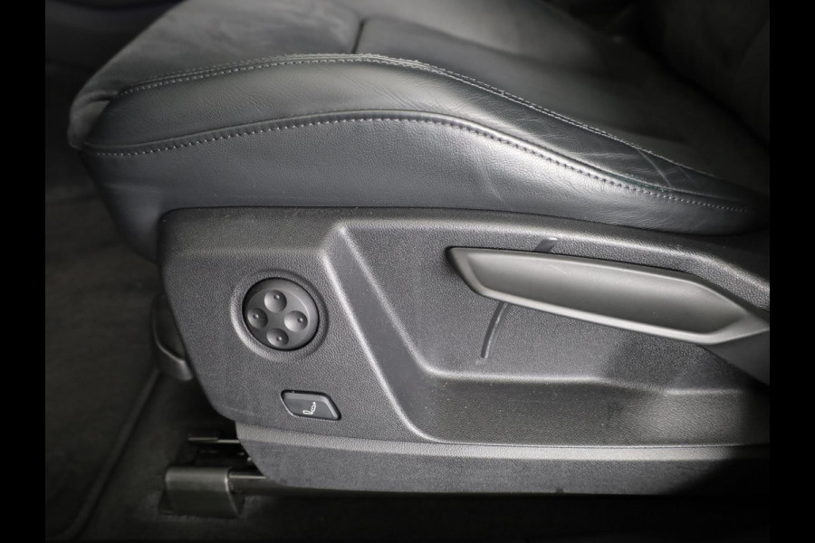 Audi Q5 50 TFSI e S edition 299 pk S-tronic | Navigatie | Panoramadak | Parkeersensoren | Achteruitrijcamera | Stoelverwarming |