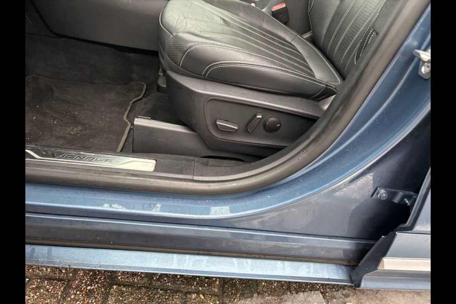 Ford Kuga 2.5 PHEV Vignale 225pk Trekhaak | Panorama dak | Elektrische Achterklep | Head-up Display | B&O Audio | Lederen Bekleding
