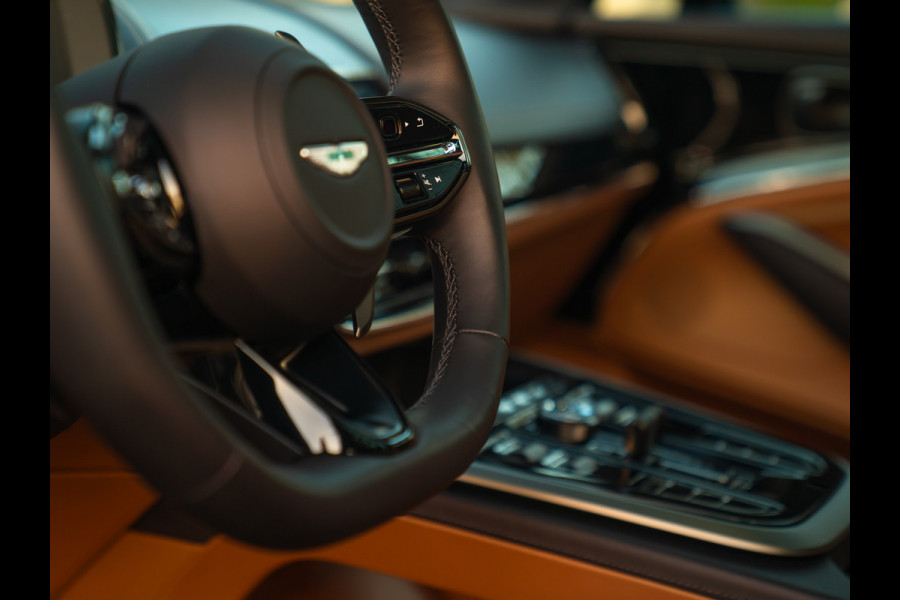 Aston Martin DBX 707 4.0 V8 Facelift | Minotaur Green | Copper Tan interieur | Briljant!