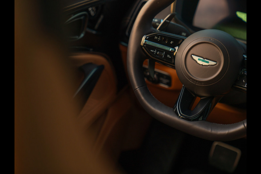 Aston Martin DBX 707 4.0 V8 Facelift | Minotaur Green | Copper Tan interieur | Briljant!