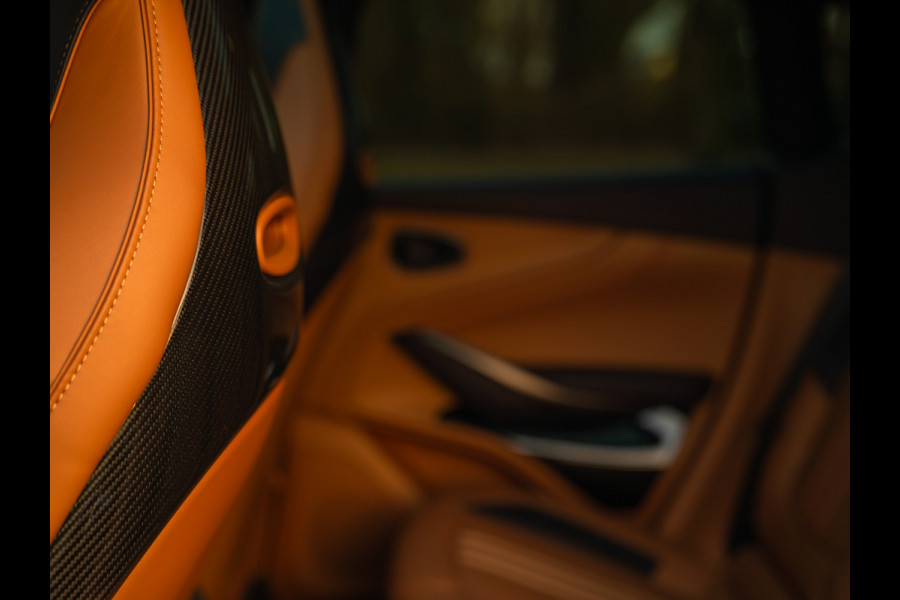 Aston Martin DBX 707 4.0 V8 Facelift | Minotaur Green | Copper Tan interieur | Briljant!